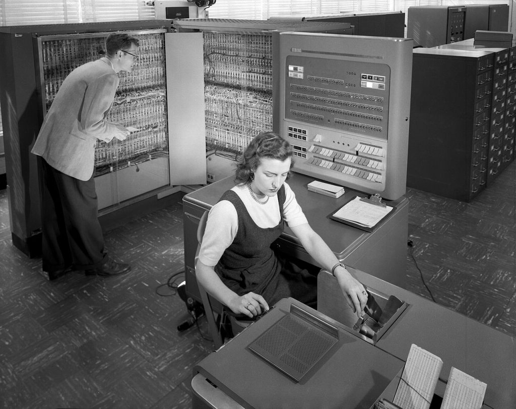 IBM 704 (1957) - Foto: Wikipedia